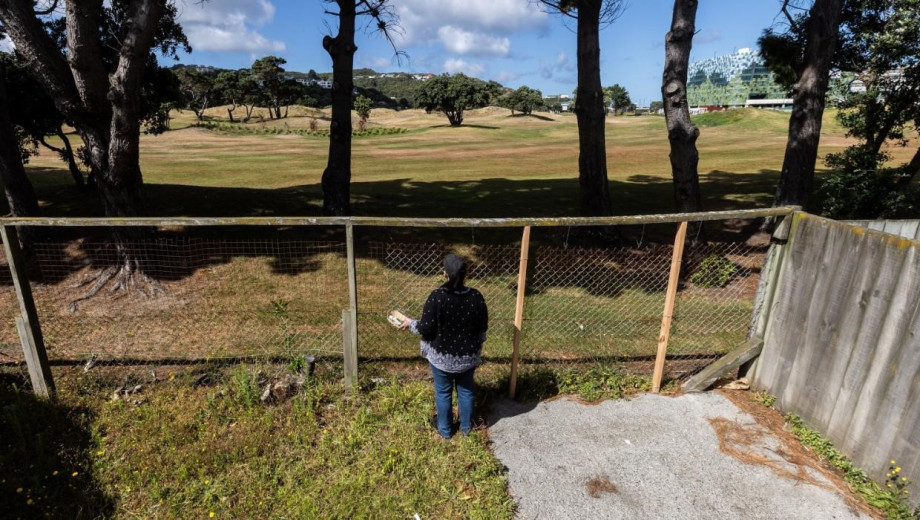 GOLF_BALL_EsCAPE.jpg